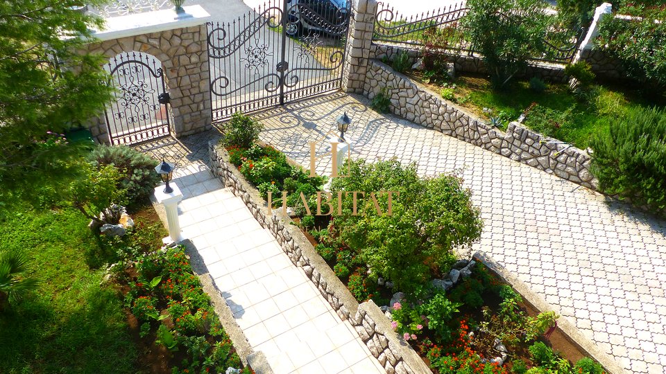 House, 350 m2, For Sale, Selce